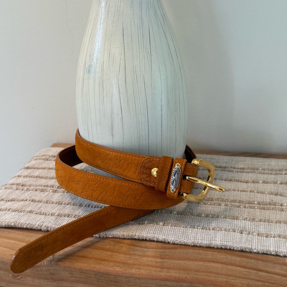 Genuine Leather CONI COCCI belt made in Italy NO HOLES?